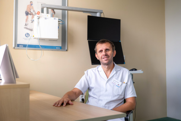Astma není jen obyčejné zadýchání. Počet pacientů v Česku roste, pomoci může i biologická léčba