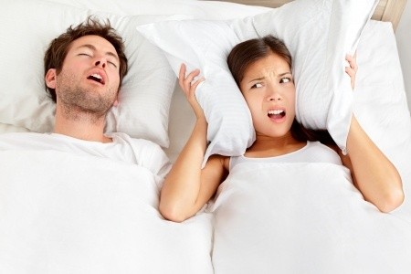 Spíte s partnerem odděleně? Nedělejte si starosti